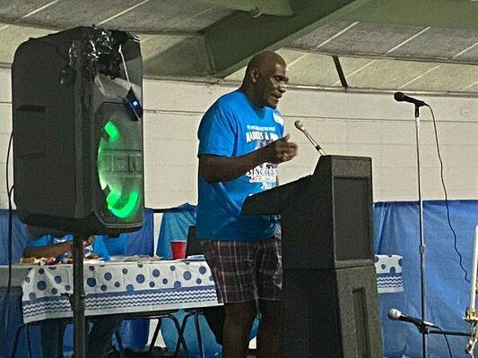 Committee member (great great grand son of Marcus and Amy Singleton) Harry Carson delivers the keynote address during the 2022 Singleton Family Reunion event on Saturday, July 30, 2022 at Lynches River State Park.